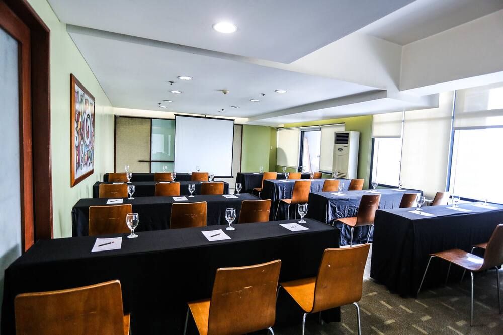 غرفة الاجتماعات