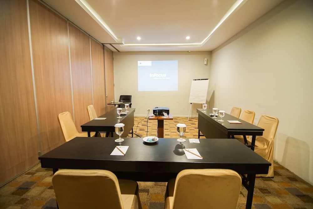 غرفة الاجتماعات