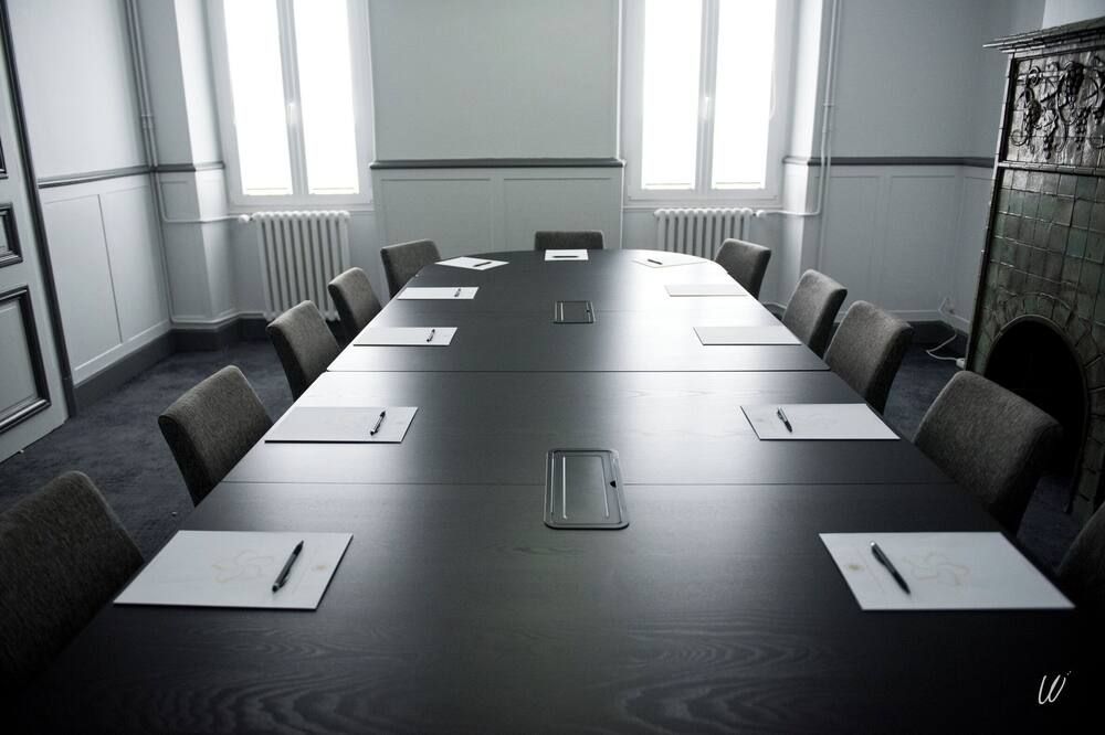 غرفة الاجتماعات