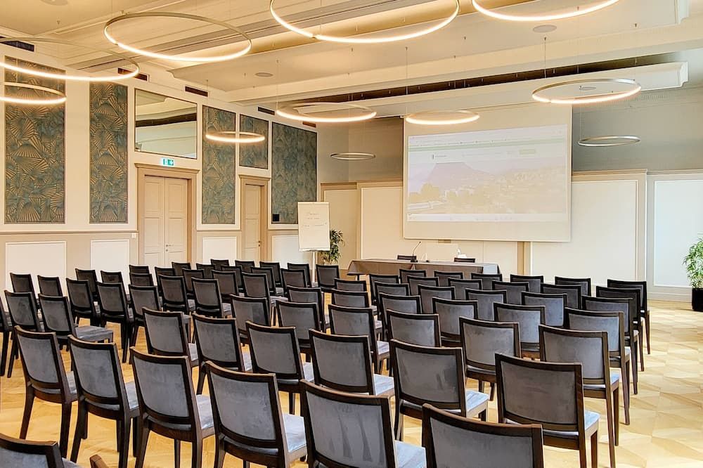 غرفة الاجتماعات