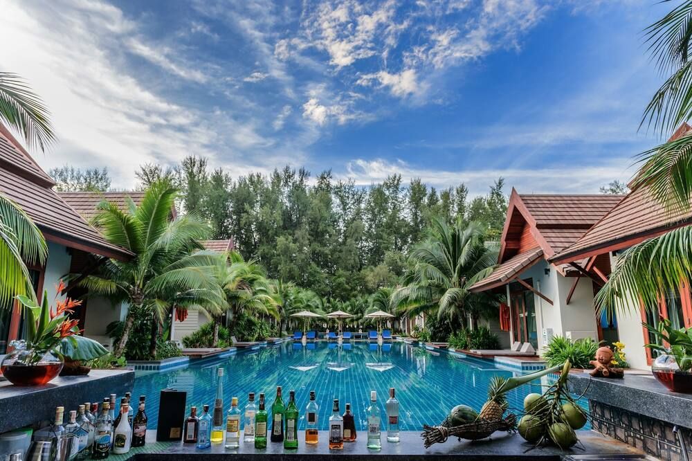 حوض السباحة صورة