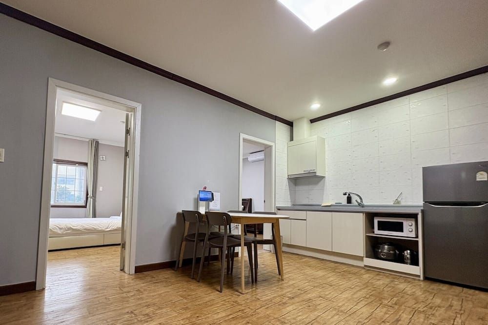 آخر