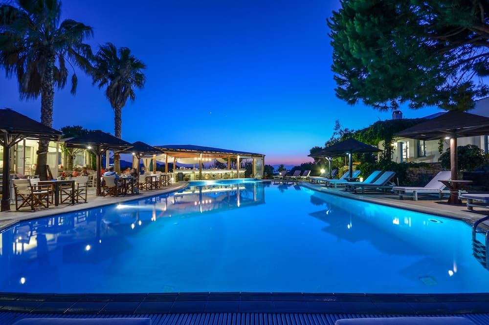 حوض السباحة صورة