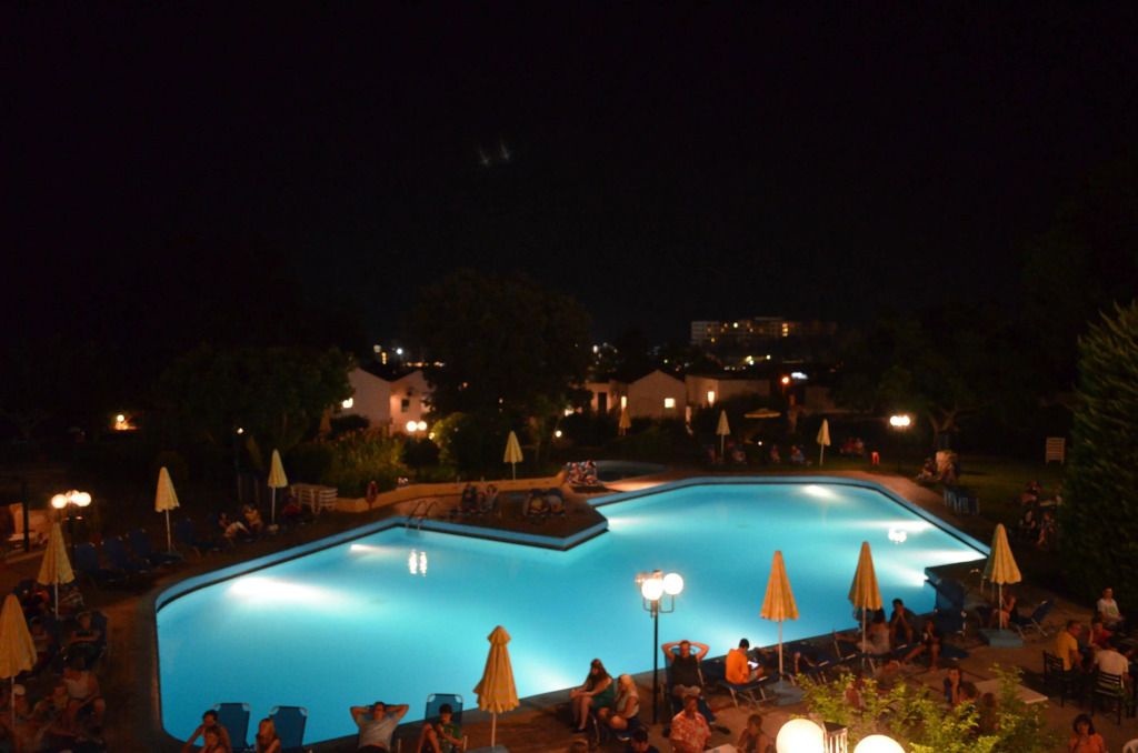 حوض السباحة صورة