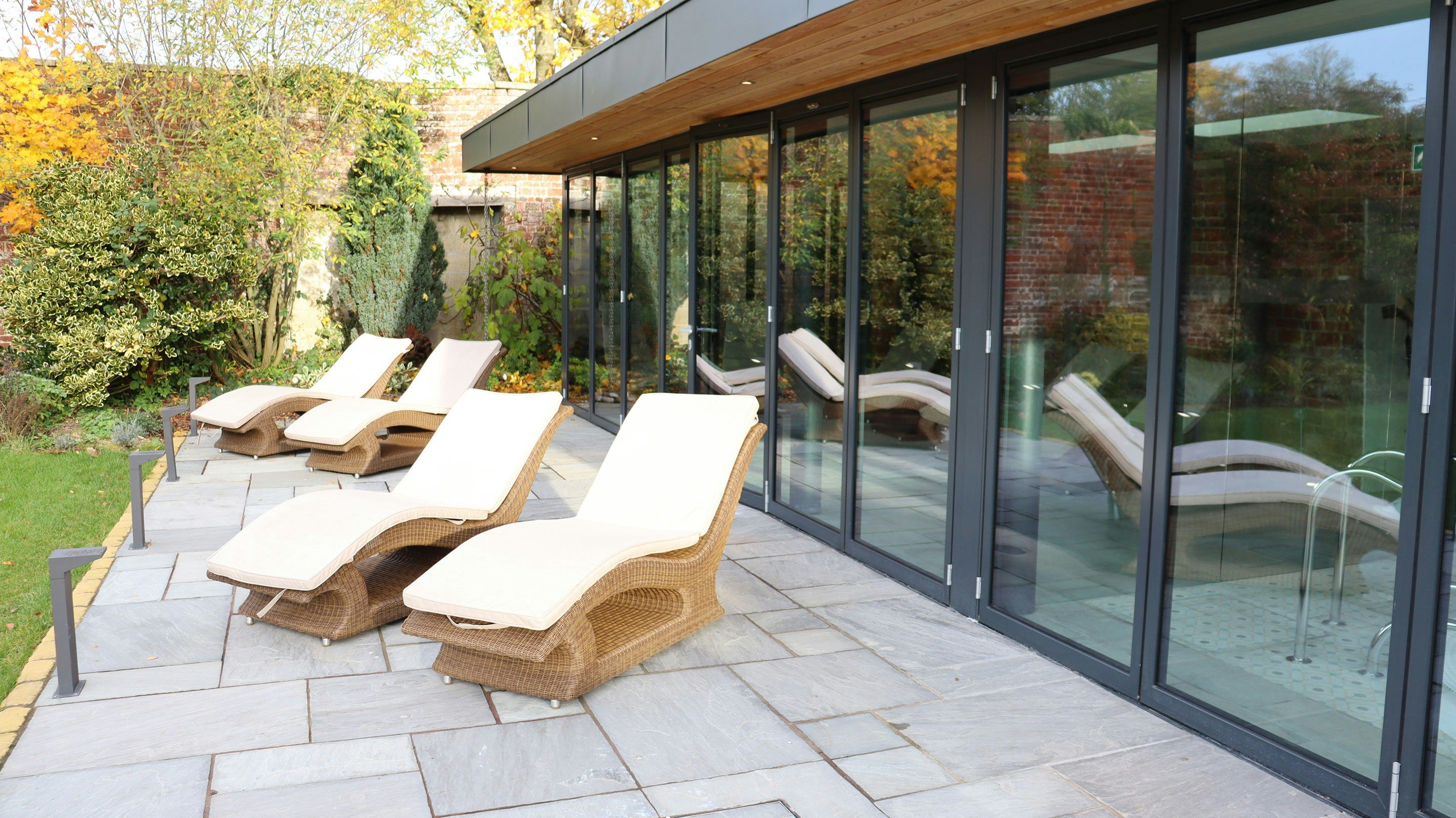 شرفة مرصوفة