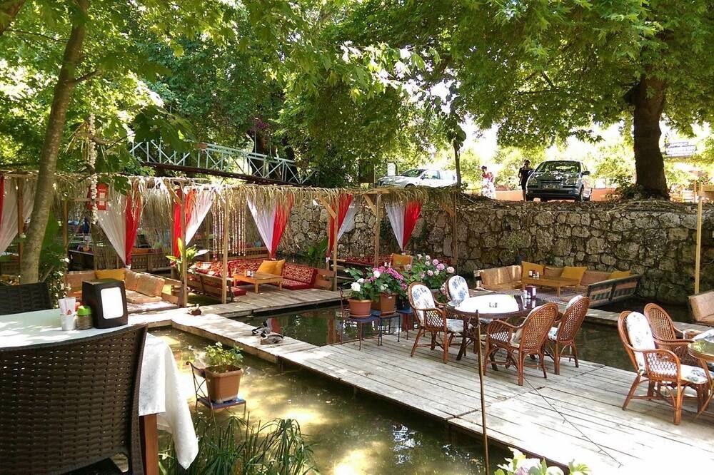 شرفة مرصوفة صورة