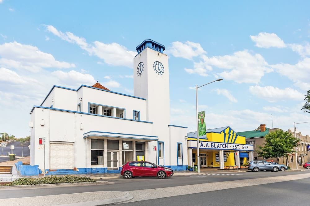 آخر