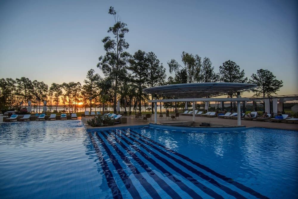 حوض السباحة صورة