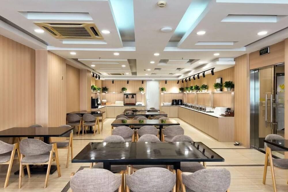 مطعم