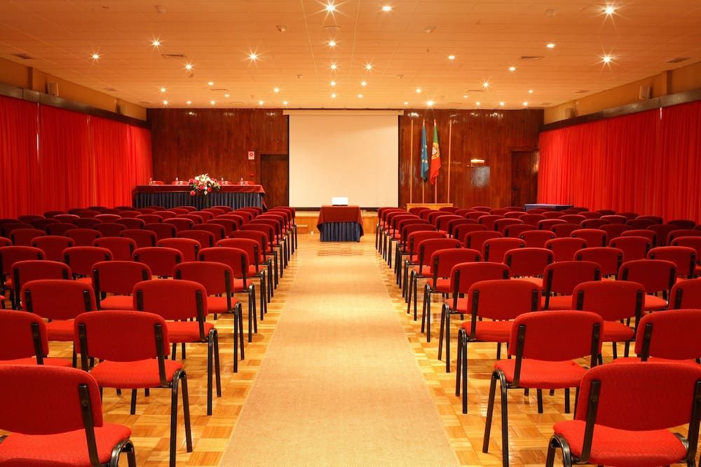 غرفة الاجتماعات