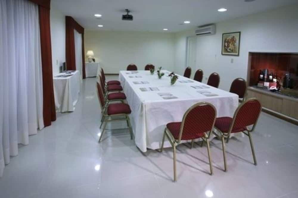 غرفة الاجتماعات