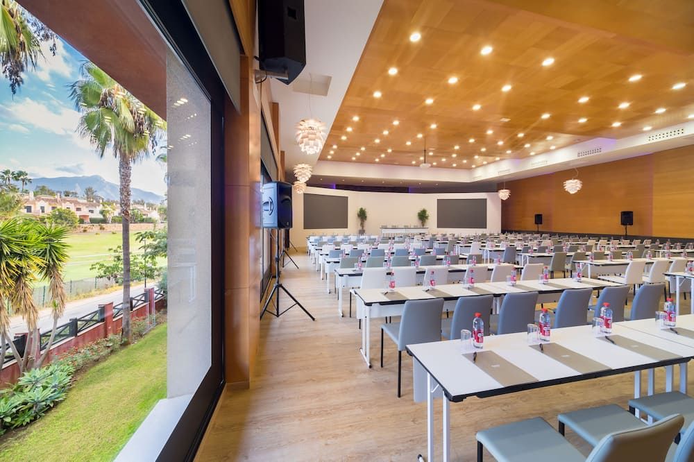 غرفة الاجتماعات