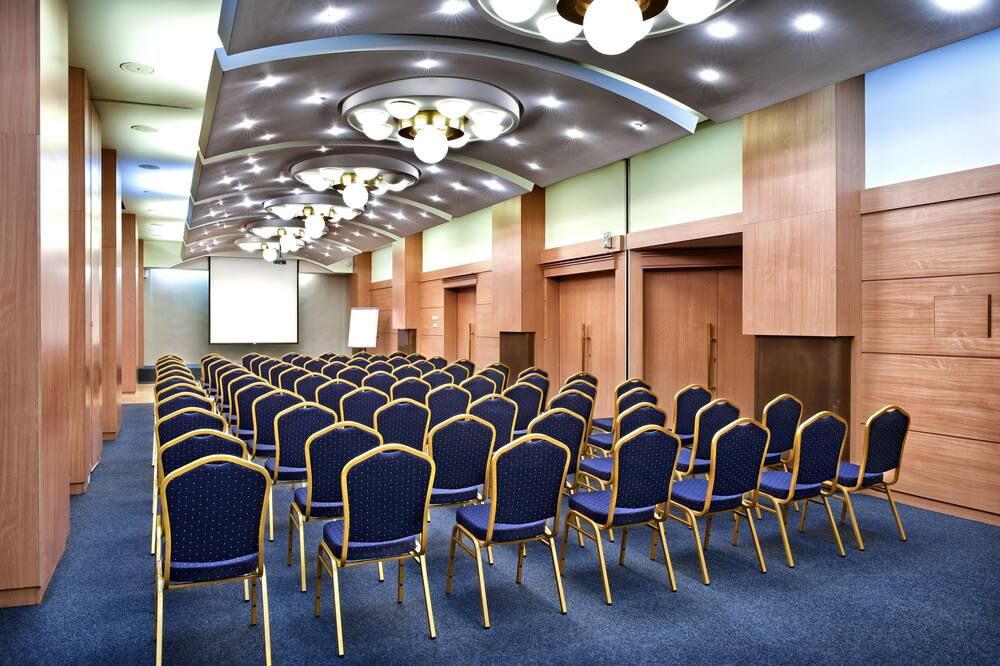 غرفة الاجتماعات