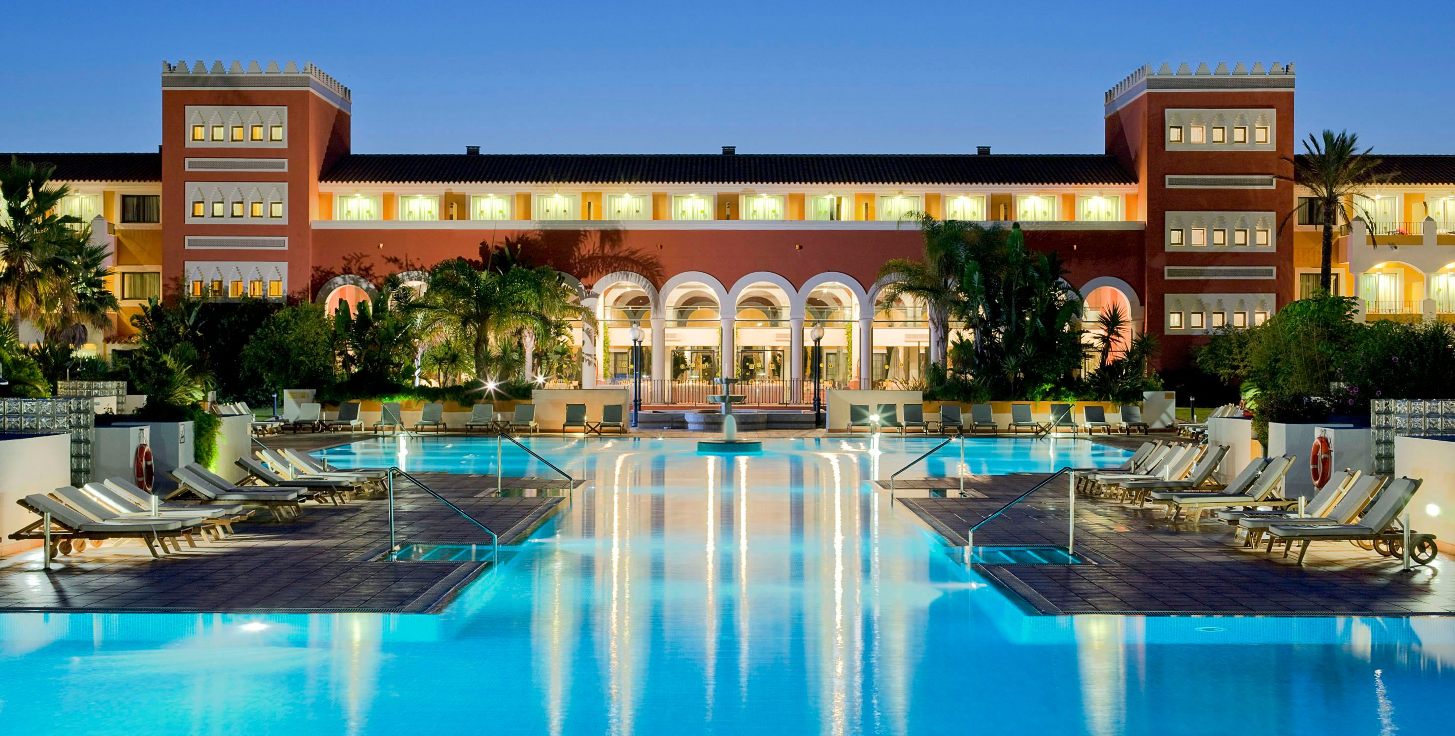 حوض السباحة صورة