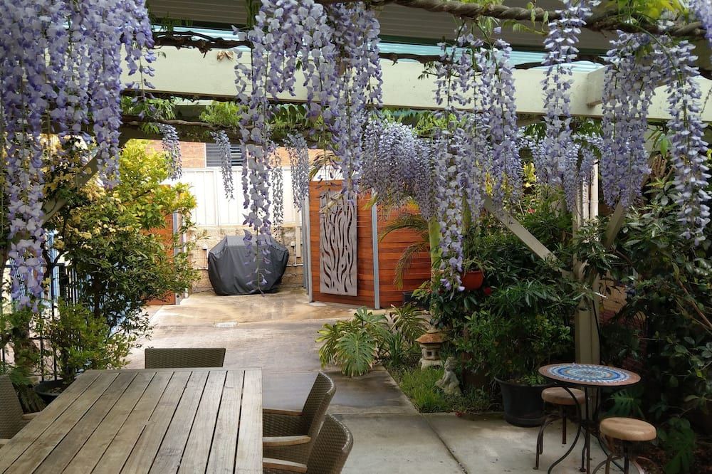 شرفة مرصوفة