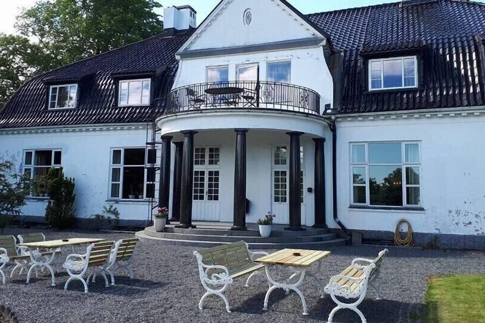 شرفة مرصوفة