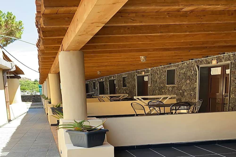 شرفة مرصوفة