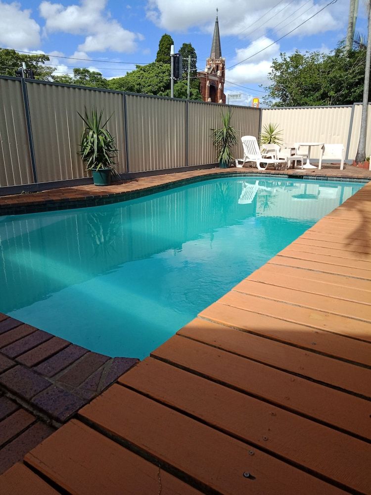 حوض السباحة صورة