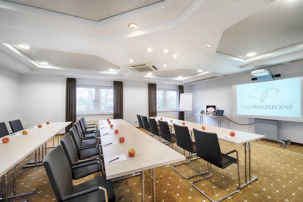 غرفة الاجتماعات