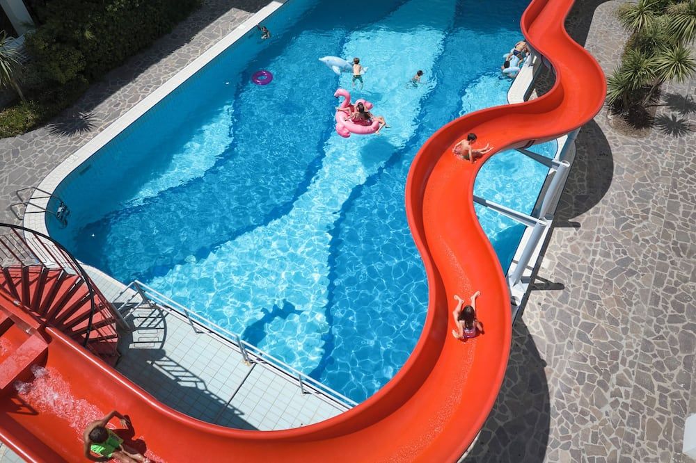 حوض السباحة صورة