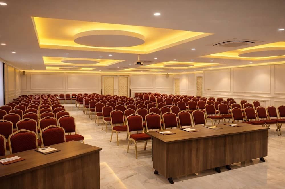 غرفة الاجتماعات