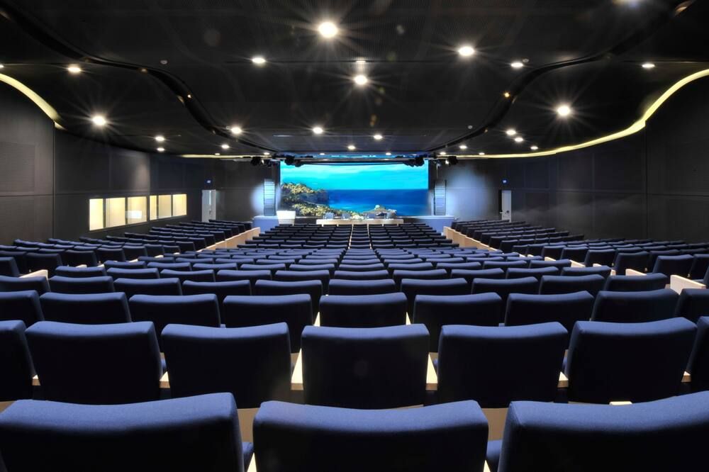 غرفة الاجتماعات