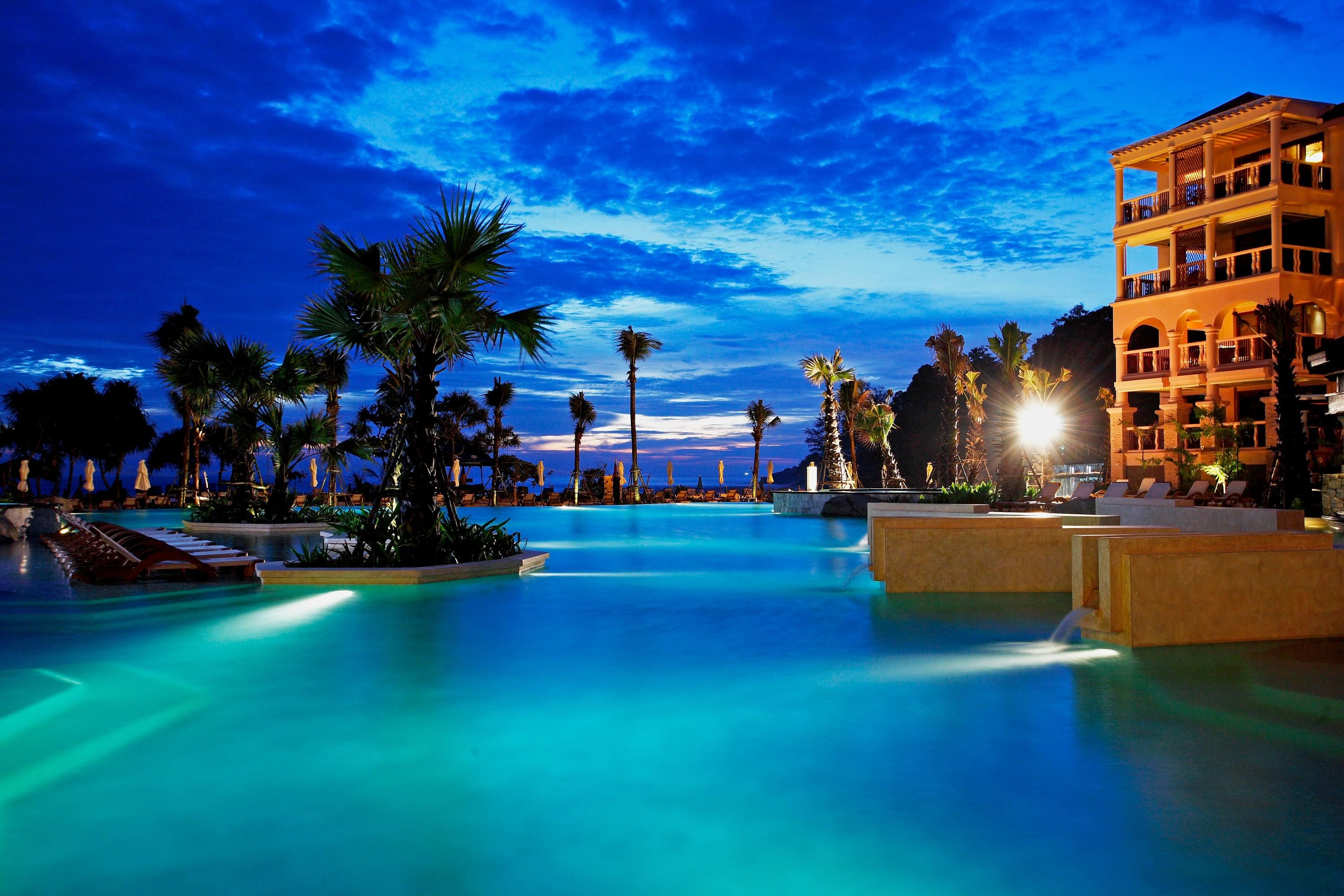 حوض السباحة صورة