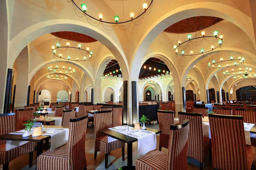 مطعم