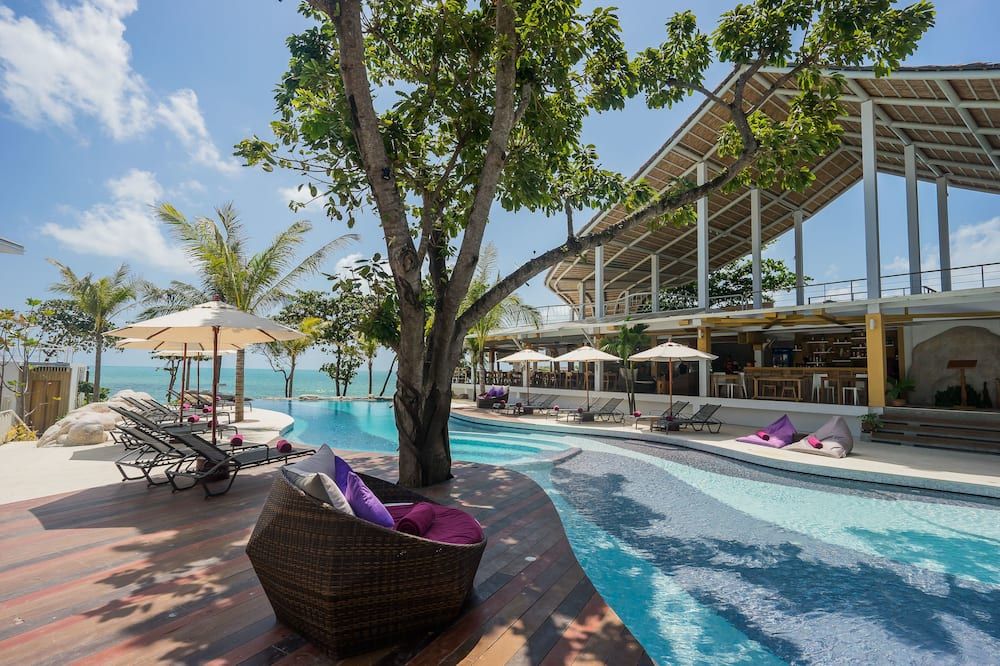 حوض السباحة صورة