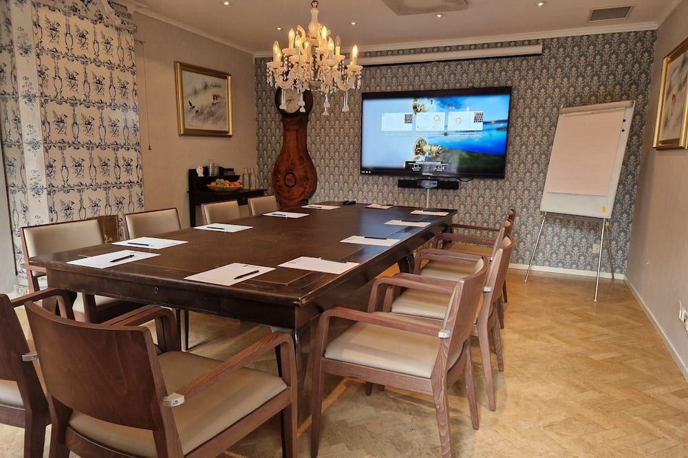 غرفة الاجتماعات