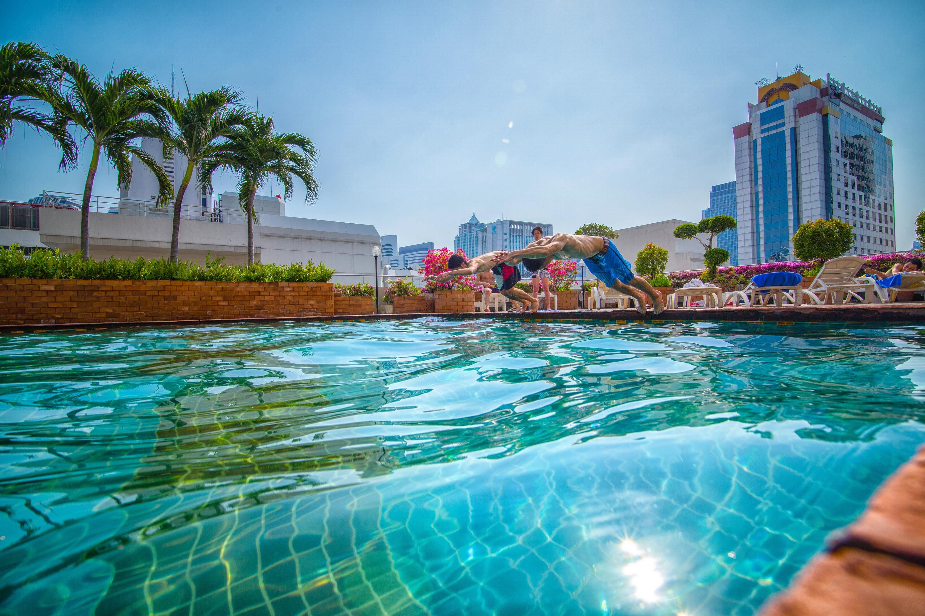 حوض السباحة صورة