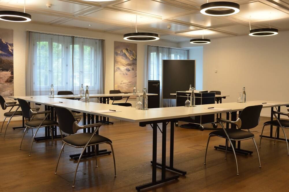 غرفة الاجتماعات