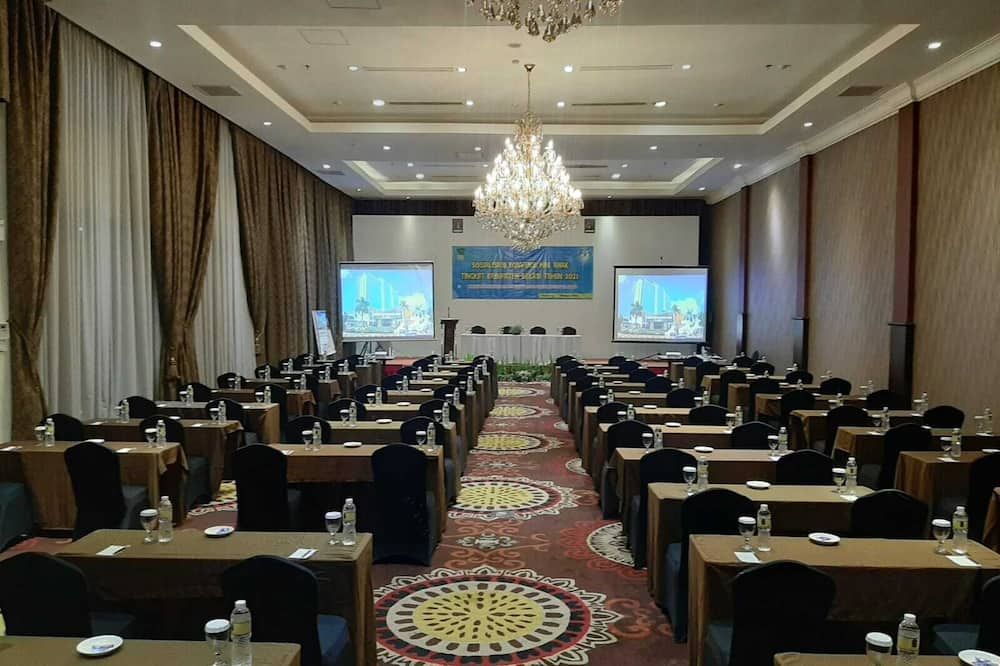 غرفة الاجتماعات