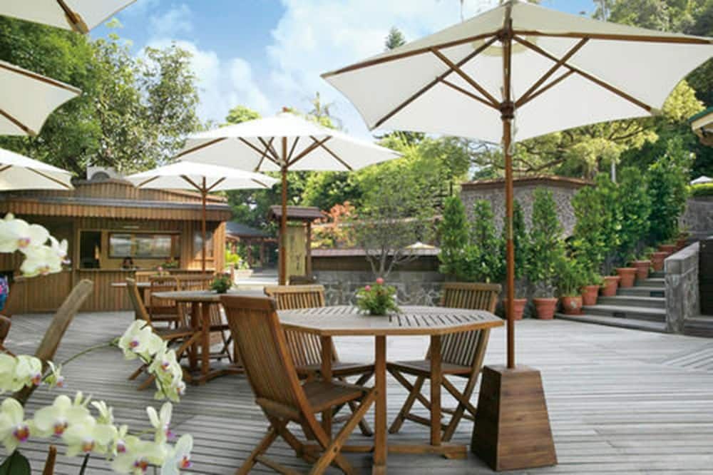 شرفة مرصوفة