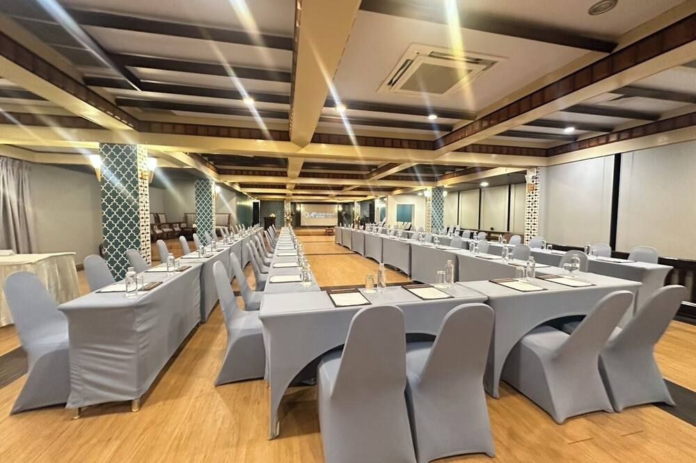 غرفة الاجتماعات