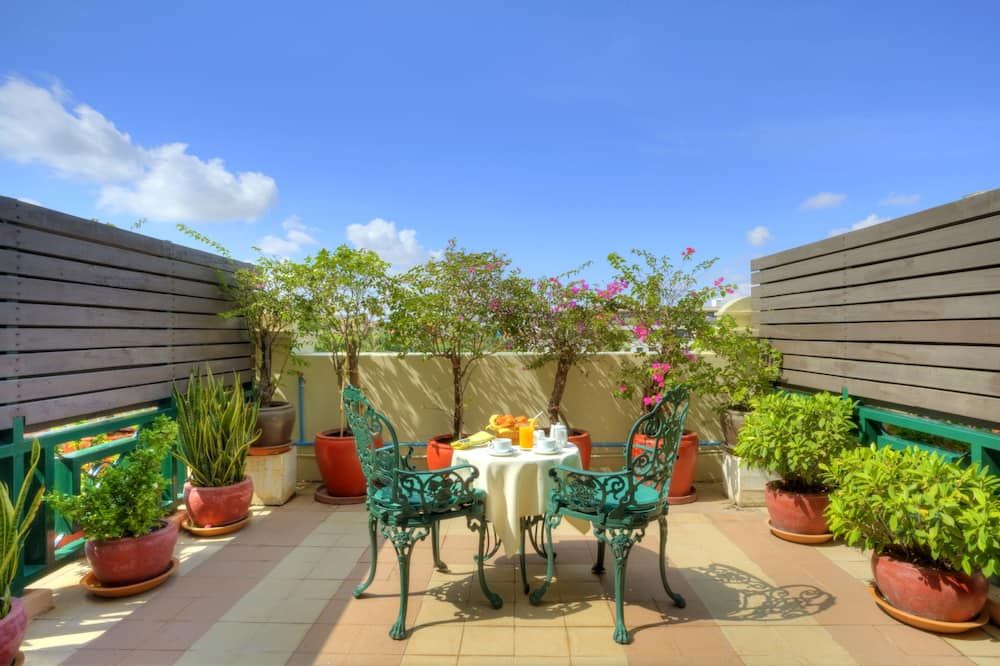 شرفة مرصوفة