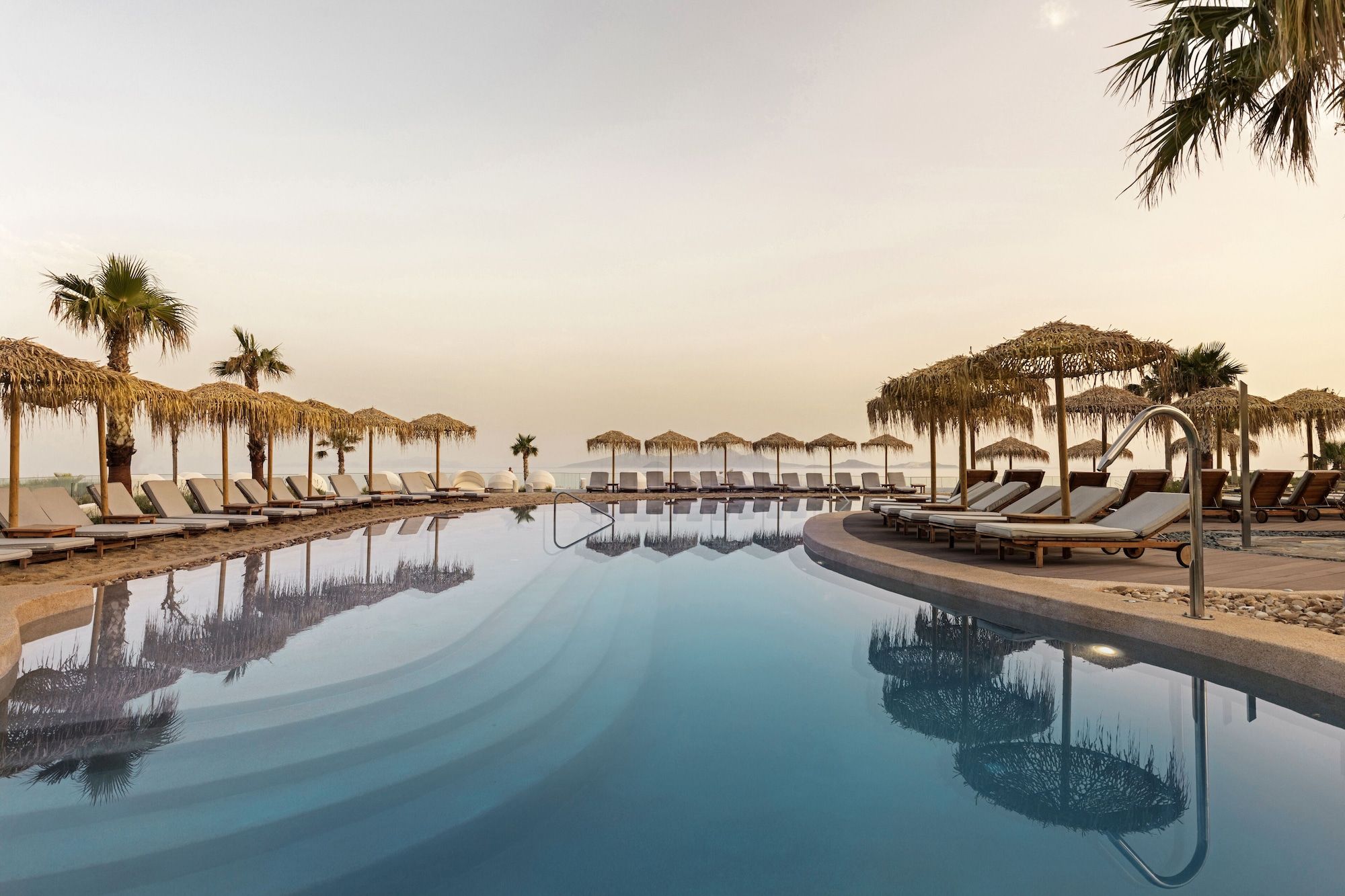 حوض السباحة صورة