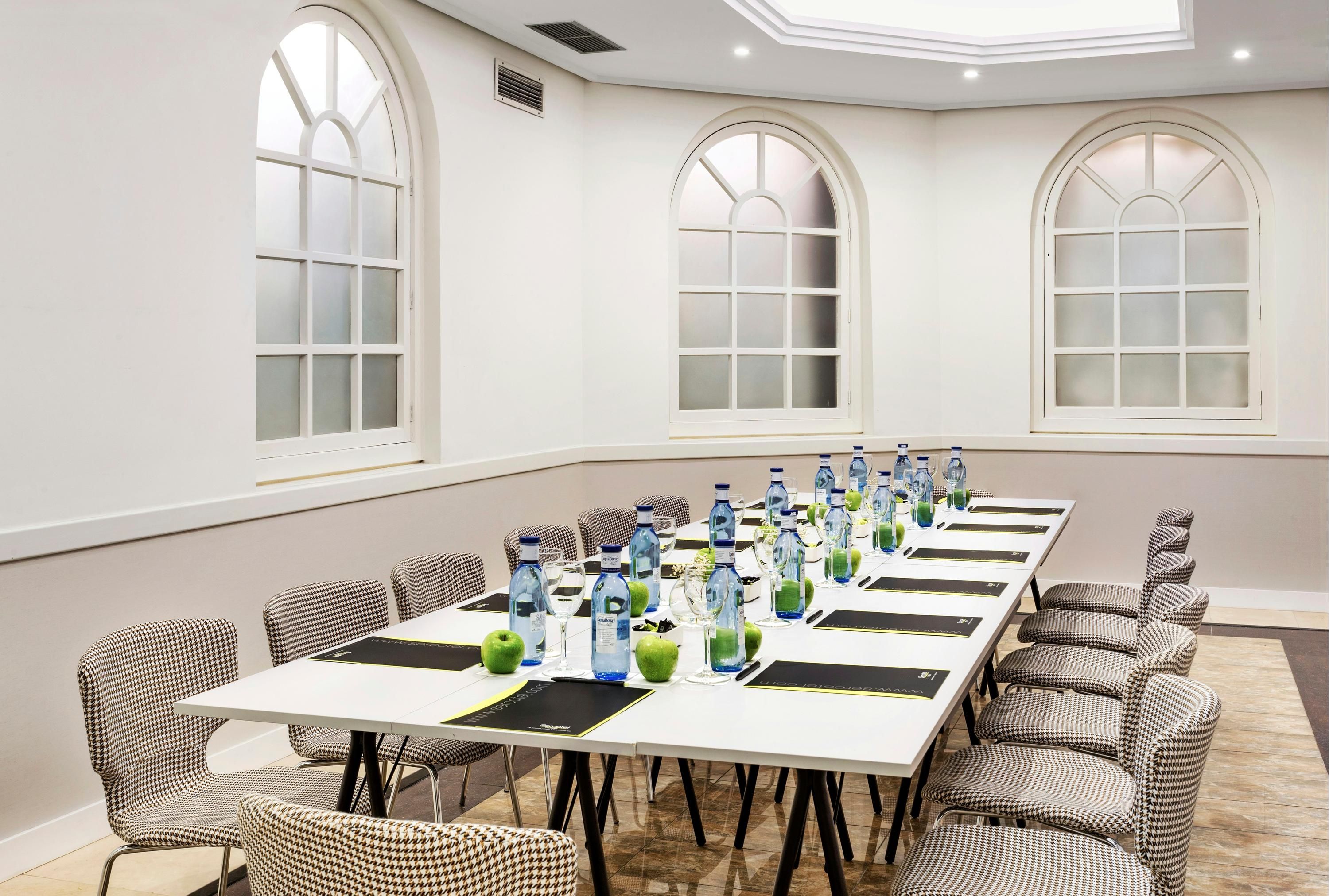 غرفة الاجتماعات