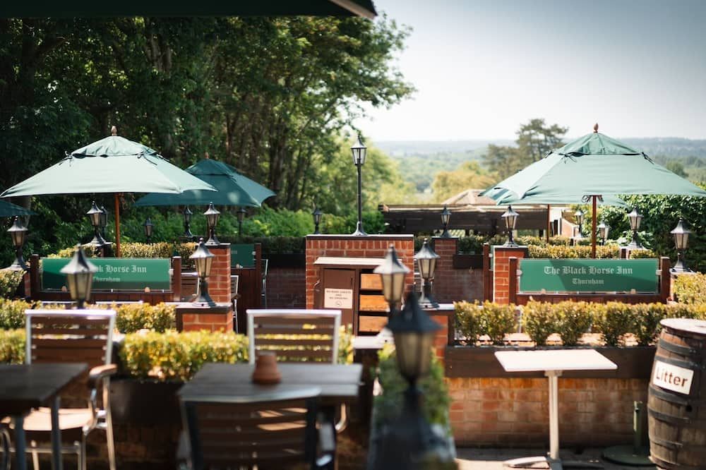 شرفة مرصوفة