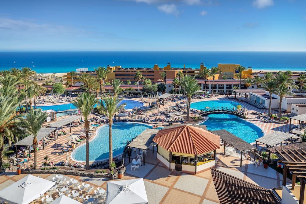 حوض السباحة صورة