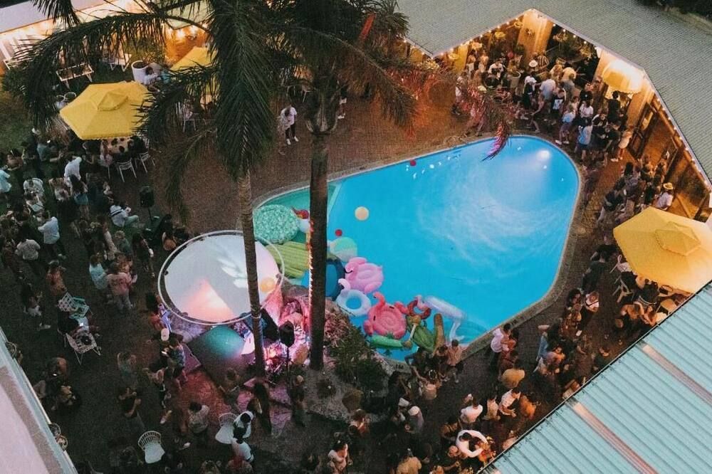 حوض السباحة صورة