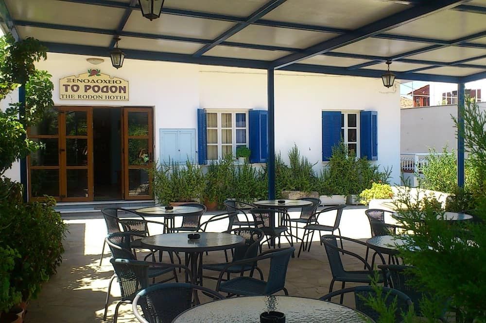 شرفة مرصوفة