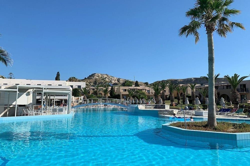 حوض السباحة صورة