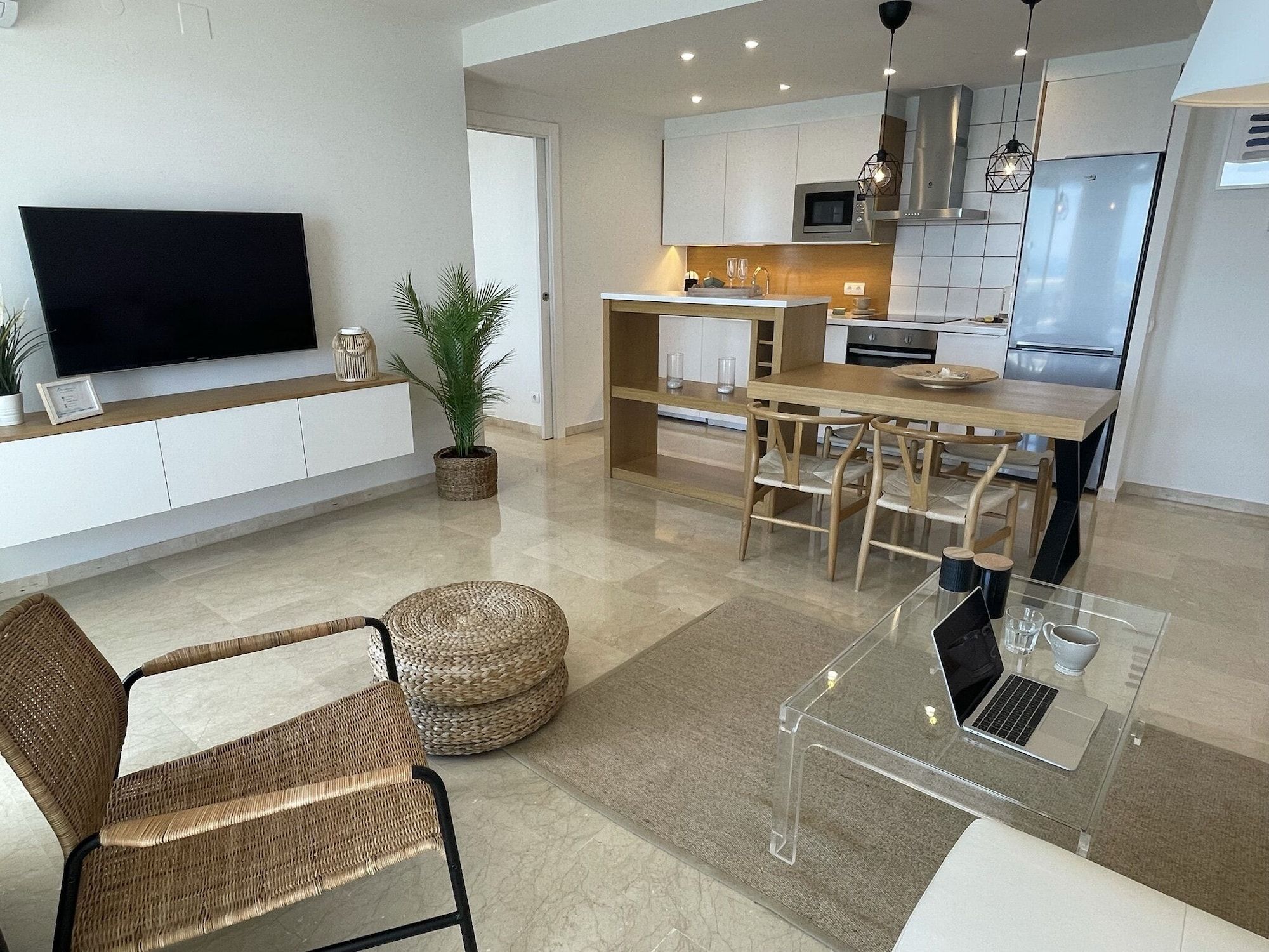 آخر