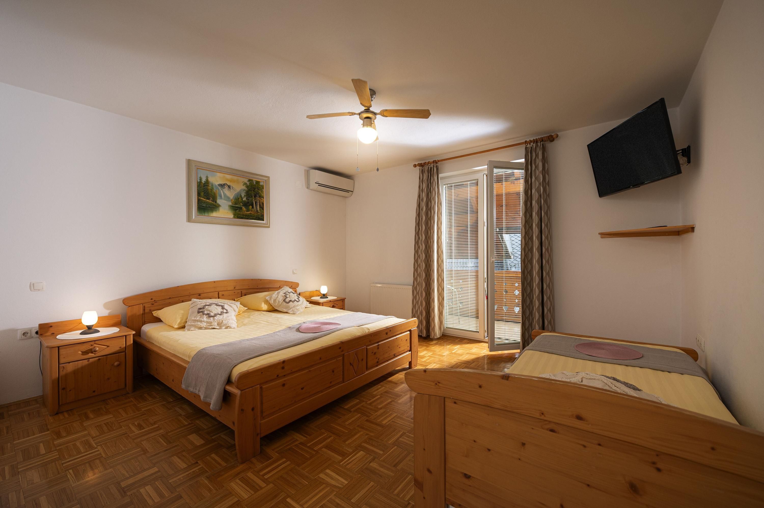 آخر