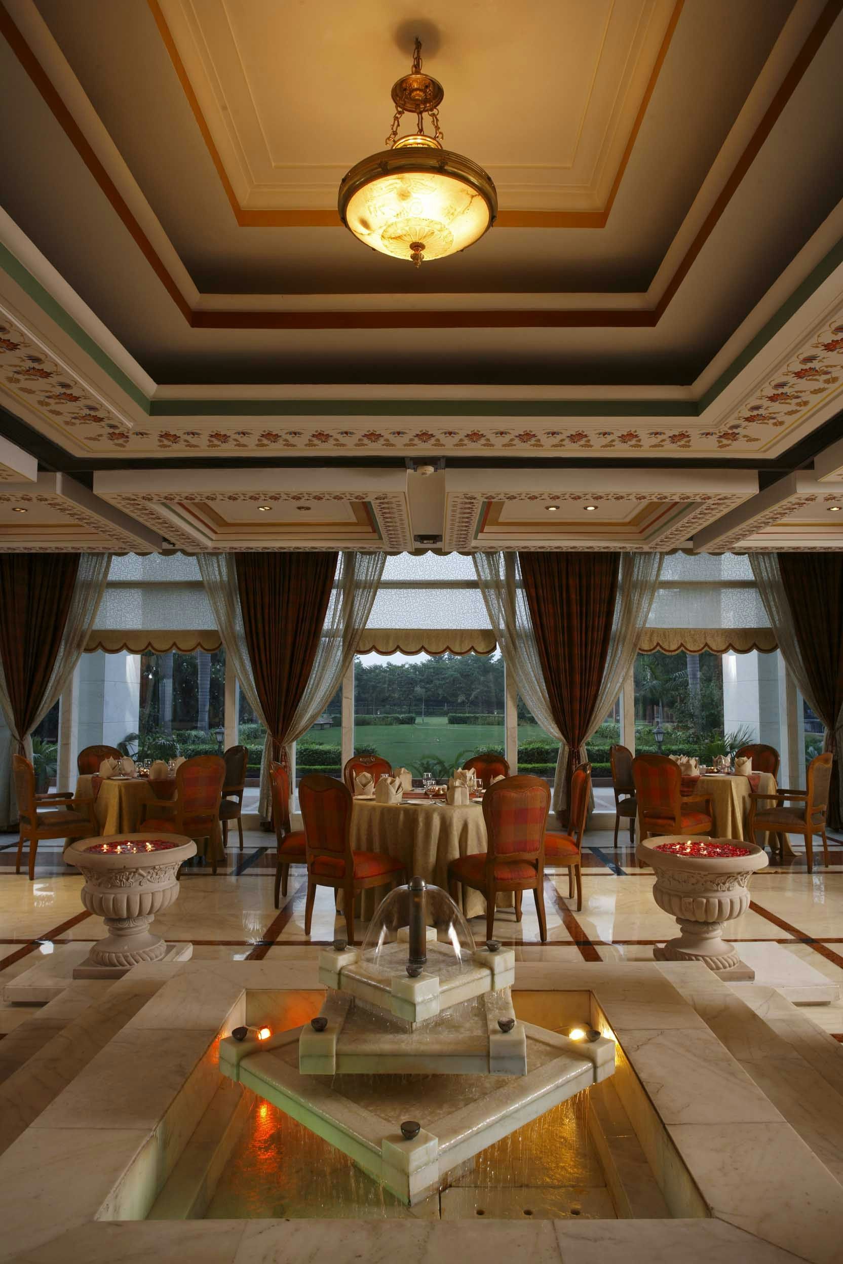 مطعم
