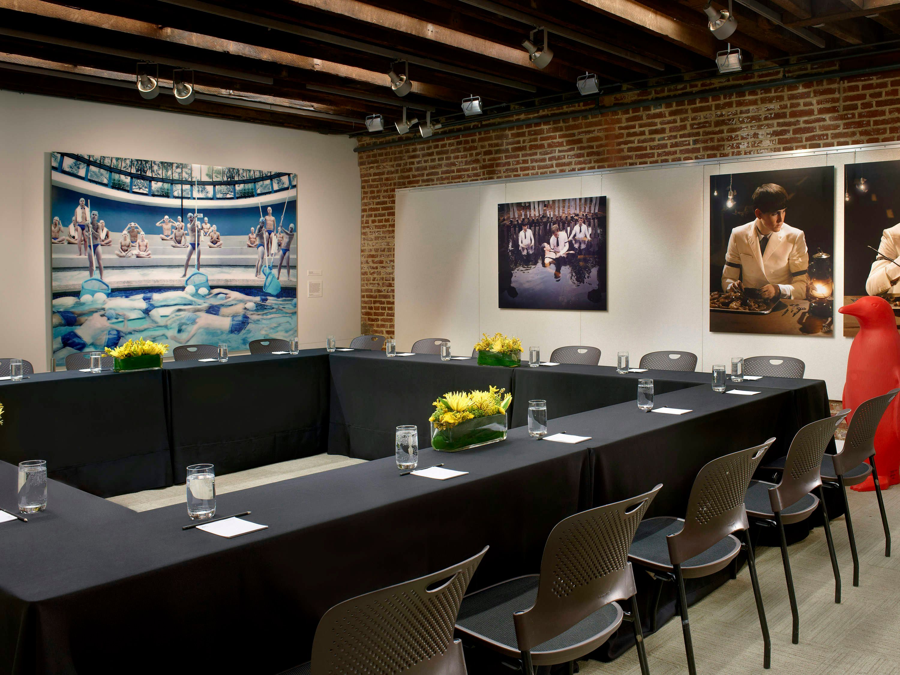 غرفة الاجتماعات