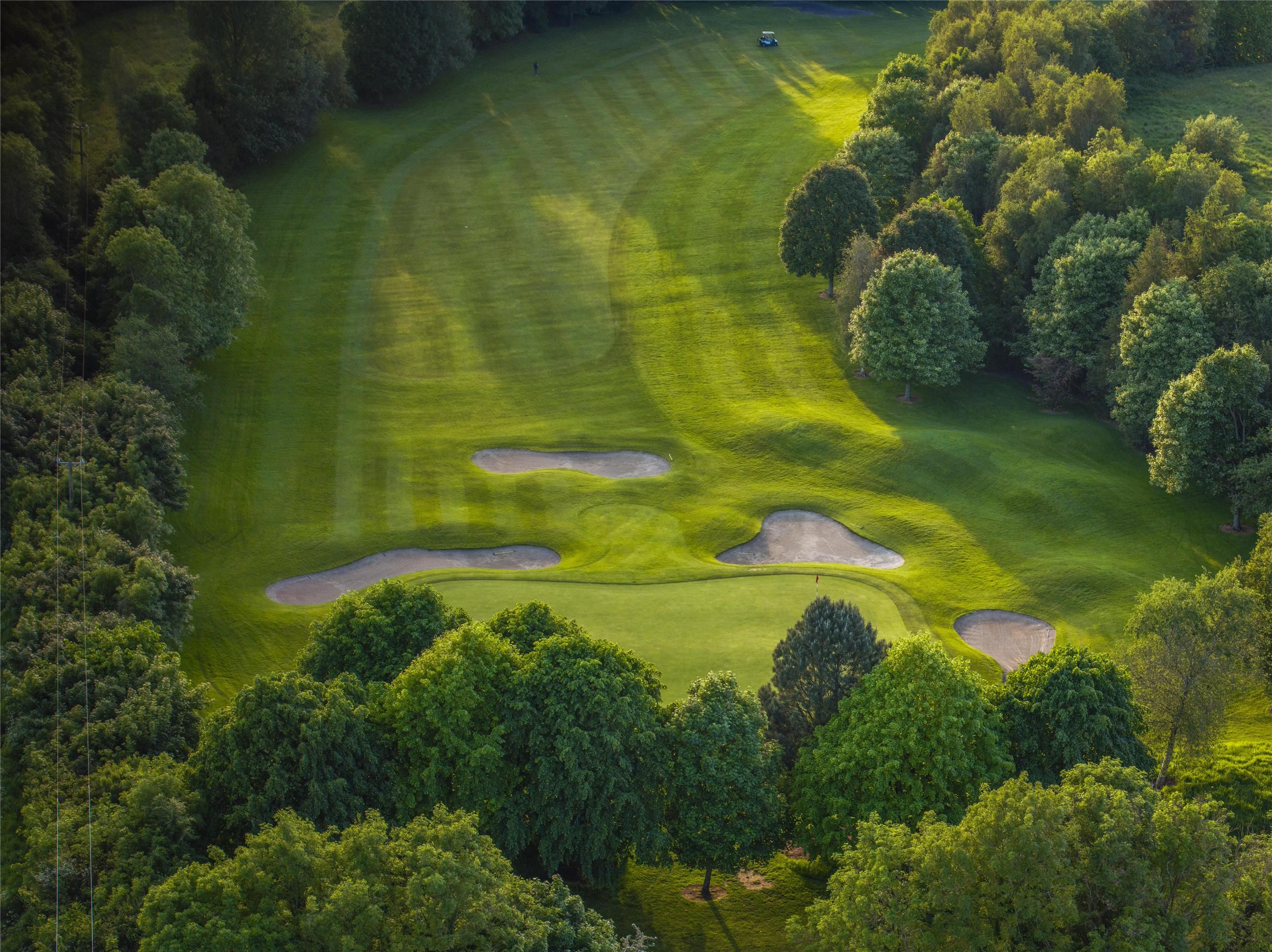 ملعب غولف صورة