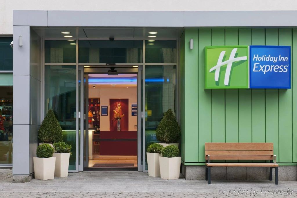 آخر