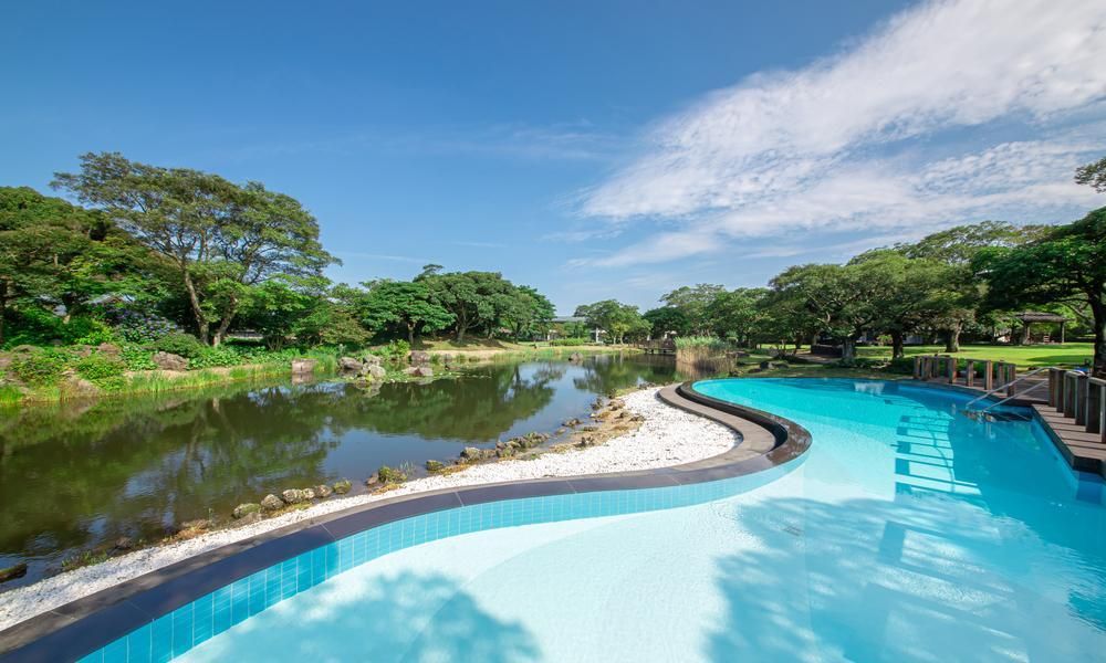 حوض السباحة صورة